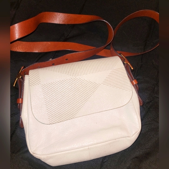Fossil saddle crossbody 💕 - Picture 1 of 5